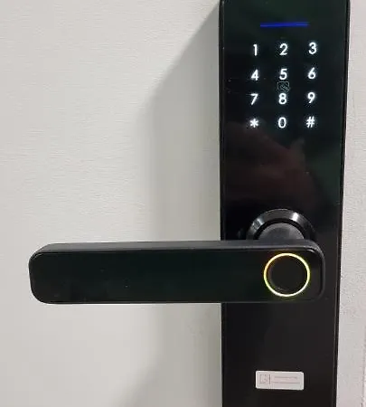 Avec Douche Privative Dans Partage - Metro - Wifi * Тулуза